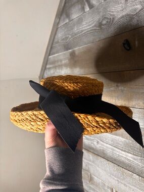Helen Kaminski vintage 2000s 100% raffia Straw Boater Hat sun hat Black Ribbon